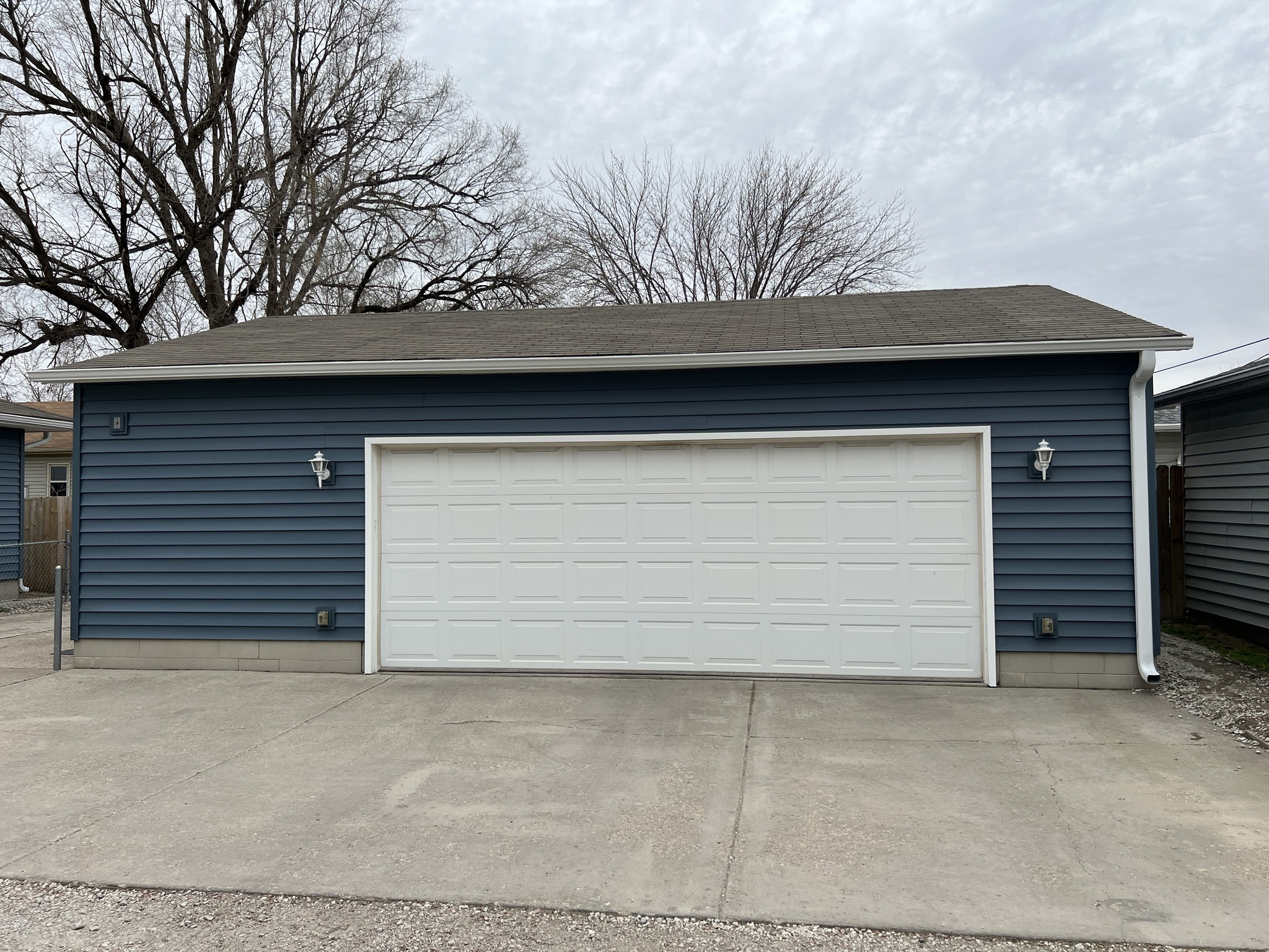 Gutter and exterior drainage detail for inspection planning